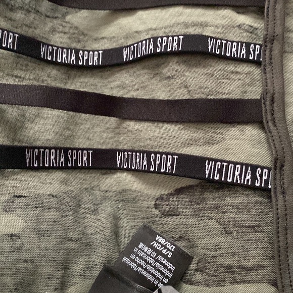NWT Victoria Secret Sport Camo Top - Picture 5 of 8